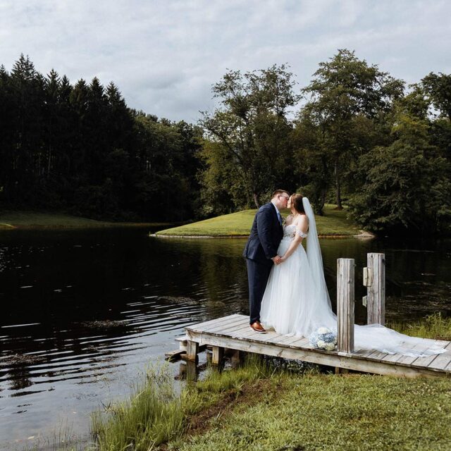 rustic reflections venue, newville pa, wedding photography
